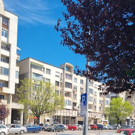 Ferienwohnung Garsoniera Craiova Centru Exterior foto