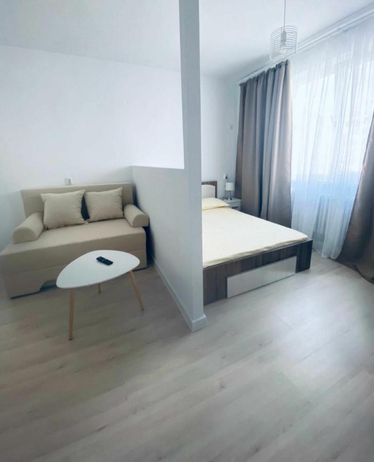 Ferienwohnung Garsoniera Craiova Centru Exterior foto