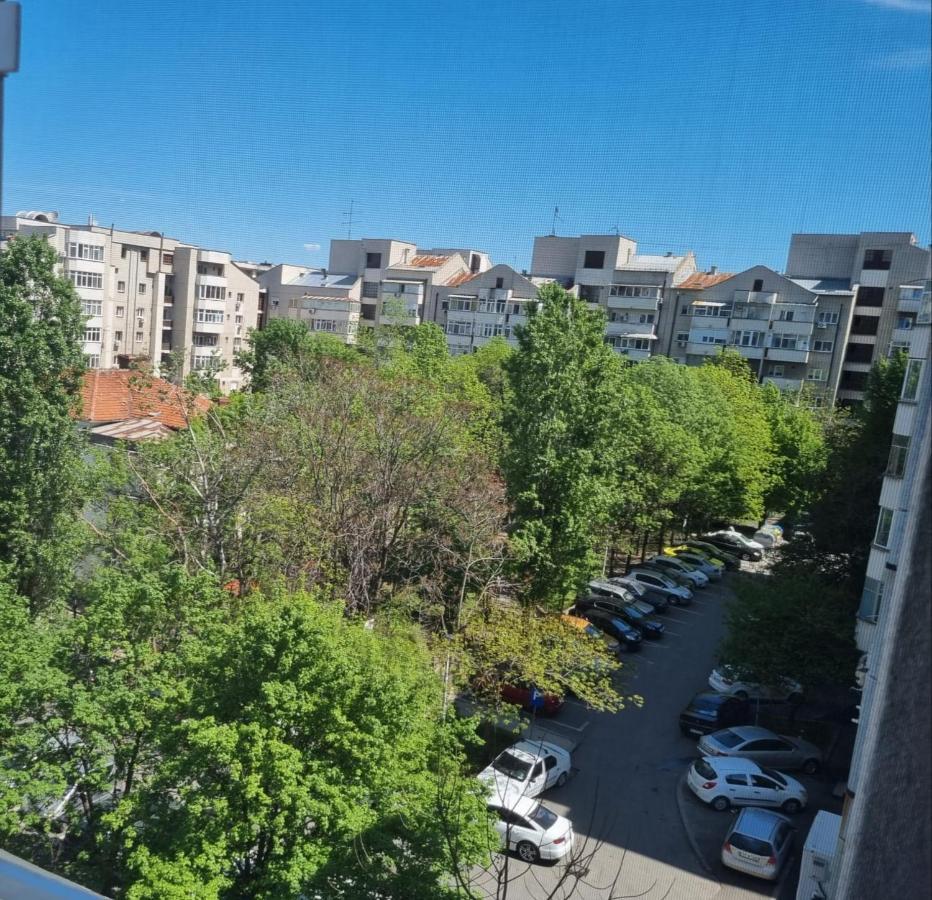 Ferienwohnung Garsoniera Craiova Centru Exterior foto