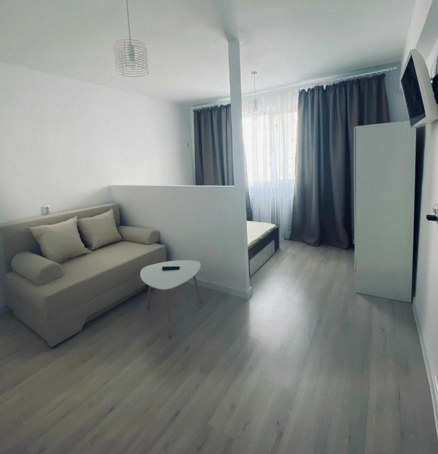 Ferienwohnung Garsoniera Craiova Centru Exterior foto